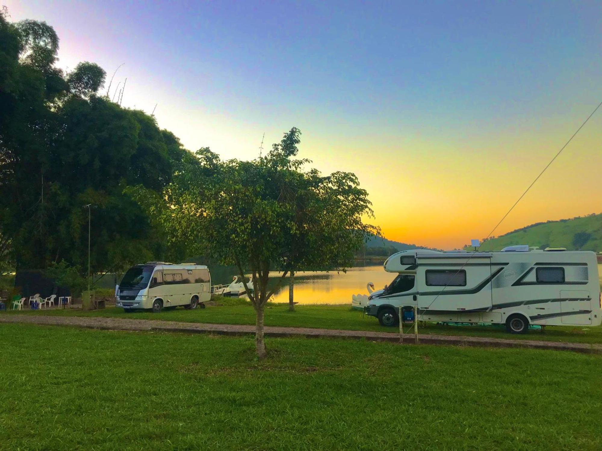 Pousada E Camping Recanto Da Praia Capitólio 外观 照片